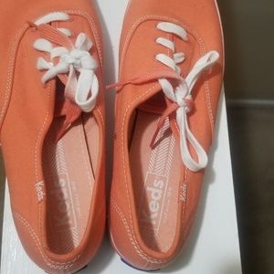 New Keds coral canvas lace-up shoes